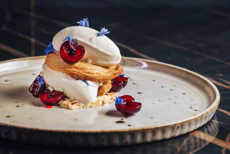 Рецепт ванильного мороженого с черешней