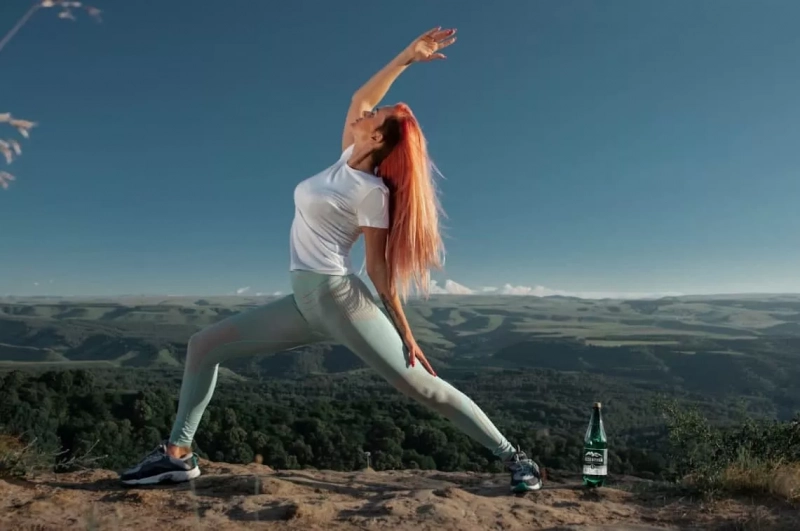 7 вкусных напитков на основе минеральной воды