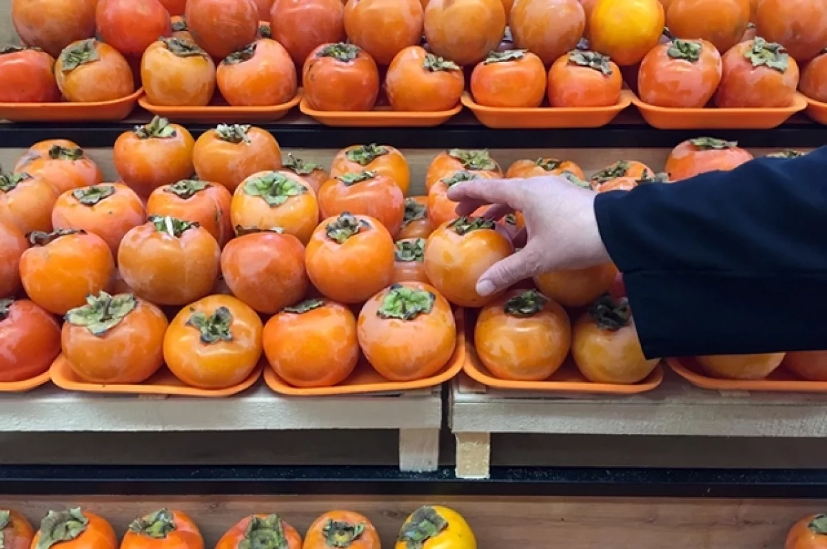 По ягоде в день. Диетолог рассказала, почему осенью надо есть хурму