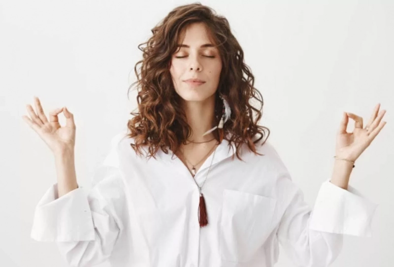 5 плюсов медитации для тех, кто работает из дома